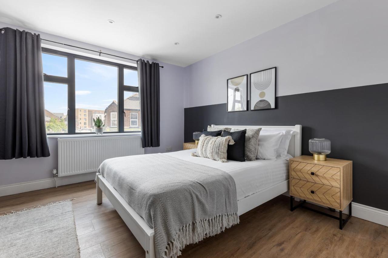 Stylish & Spacious 3 Bed Apartment With Fast Wifi, Close To Tube & Wembly 런던 외부 사진