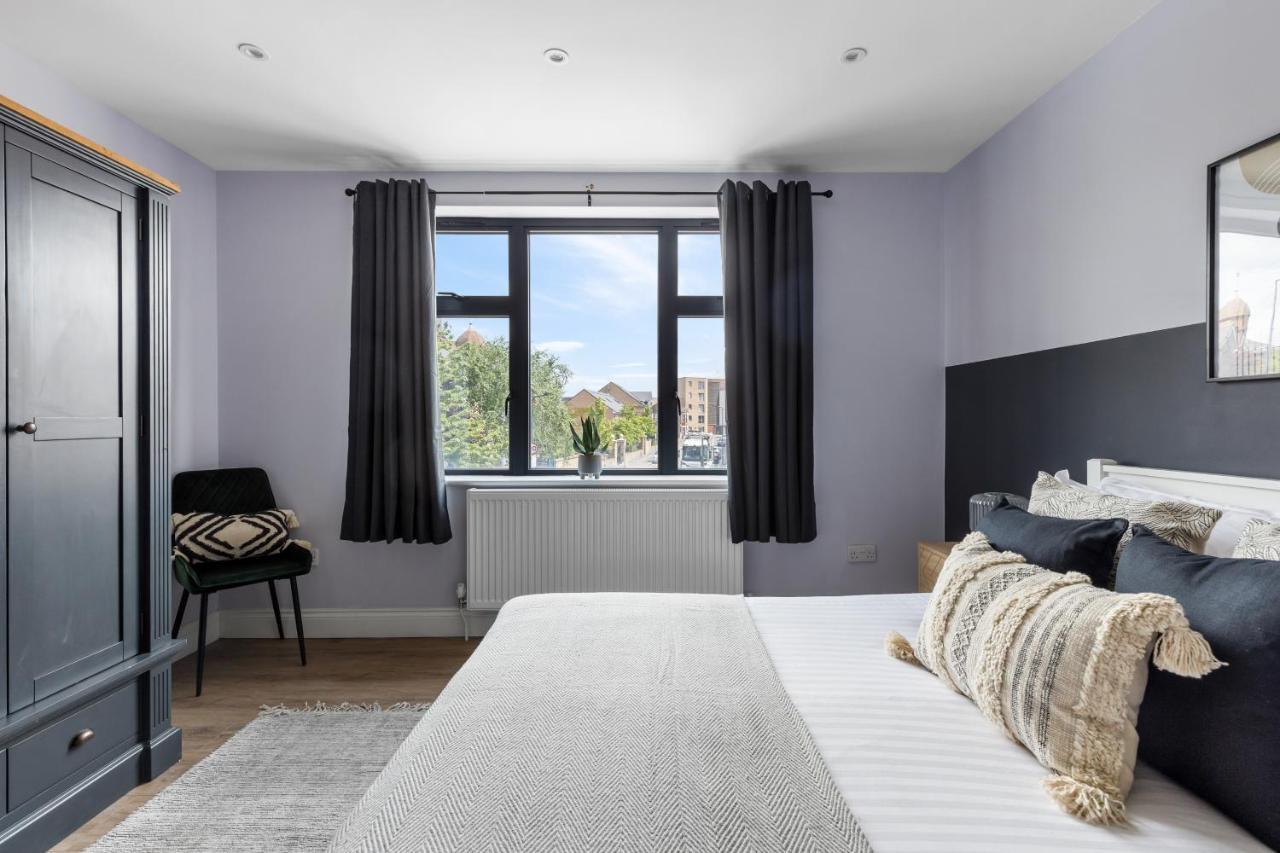 Stylish & Spacious 3 Bed Apartment With Fast Wifi, Close To Tube & Wembly 런던 외부 사진